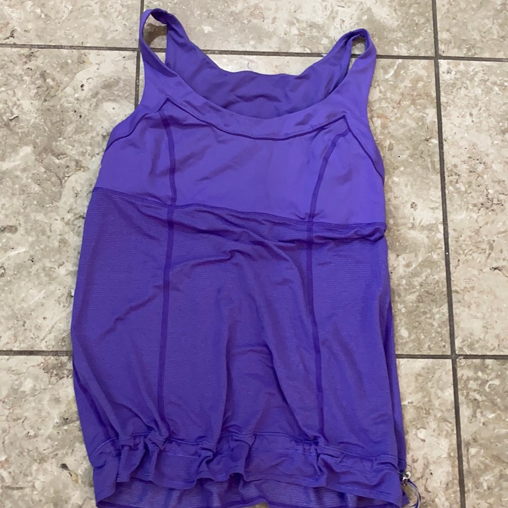 lulu work our top in good condition.